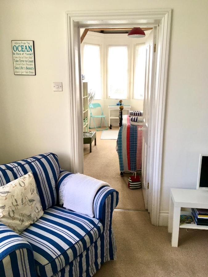 شقة Lyme Regis Renovated Period Seaside Flat المظهر الخارجي الصورة