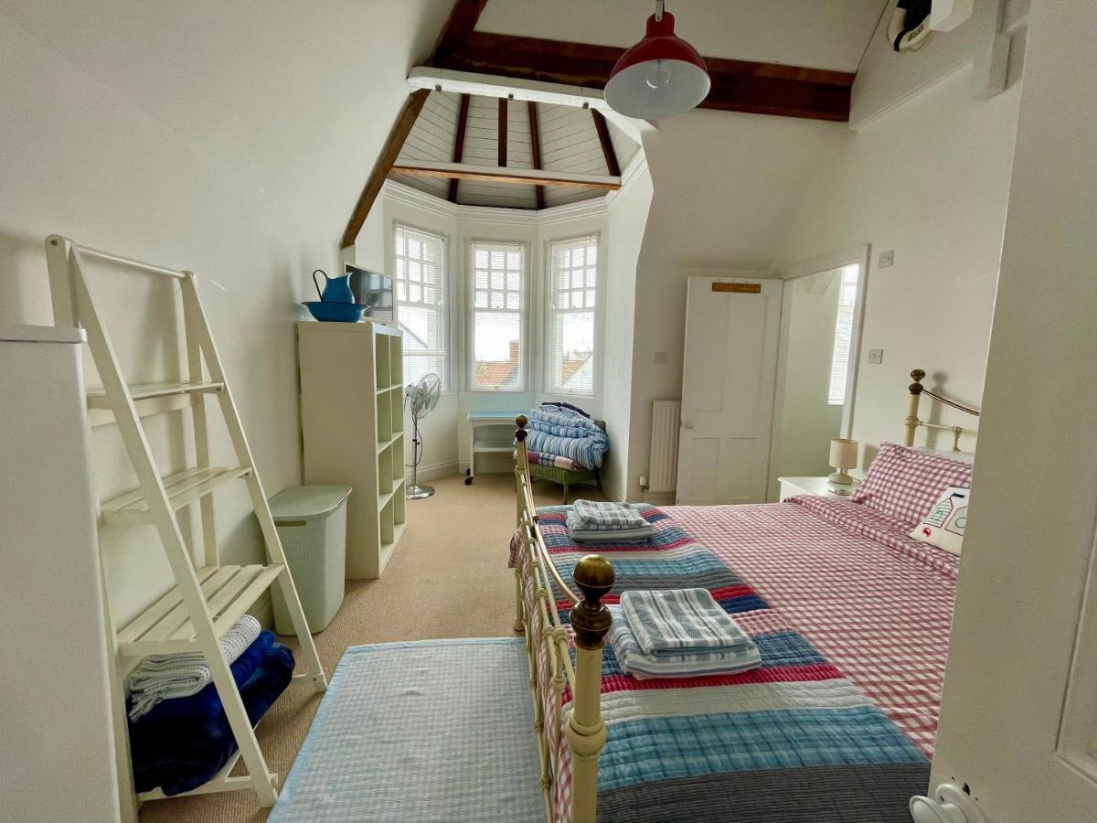 شقة Lyme Regis Renovated Period Seaside Flat المظهر الخارجي الصورة
